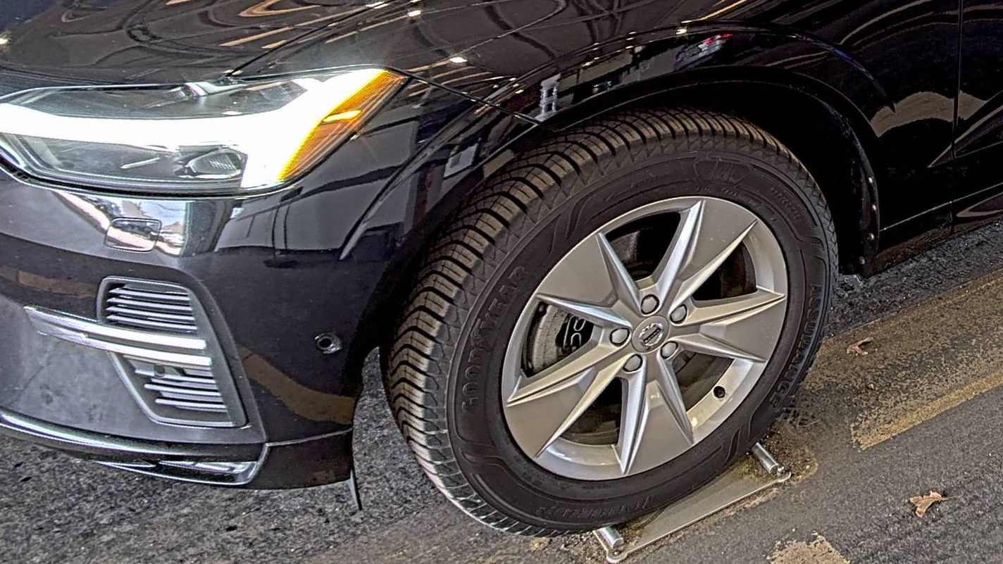 2022 Volvo XC60 B5 Momentum AWD