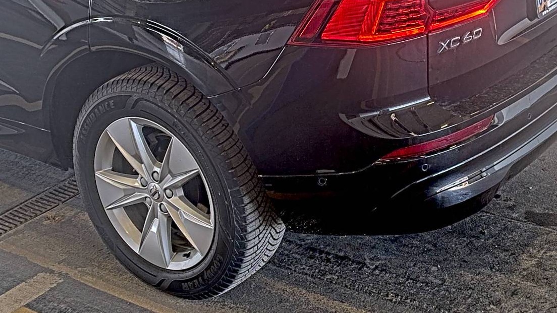 2022 Volvo XC60 B5 Momentum AWD