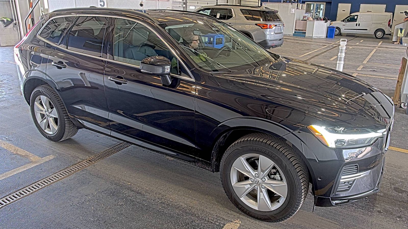 2022 Volvo XC60 B5 Momentum AWD