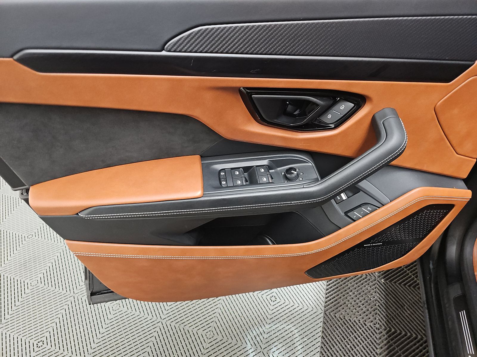 2023 Lamborghini Urus S AWD