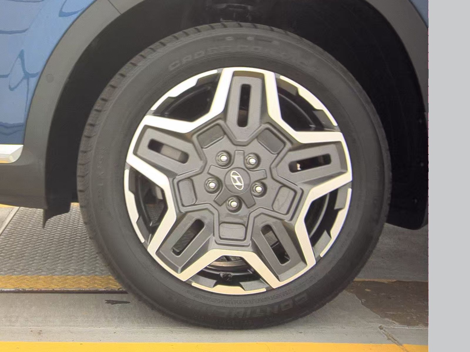 HYUNDAI LIMITED - 10