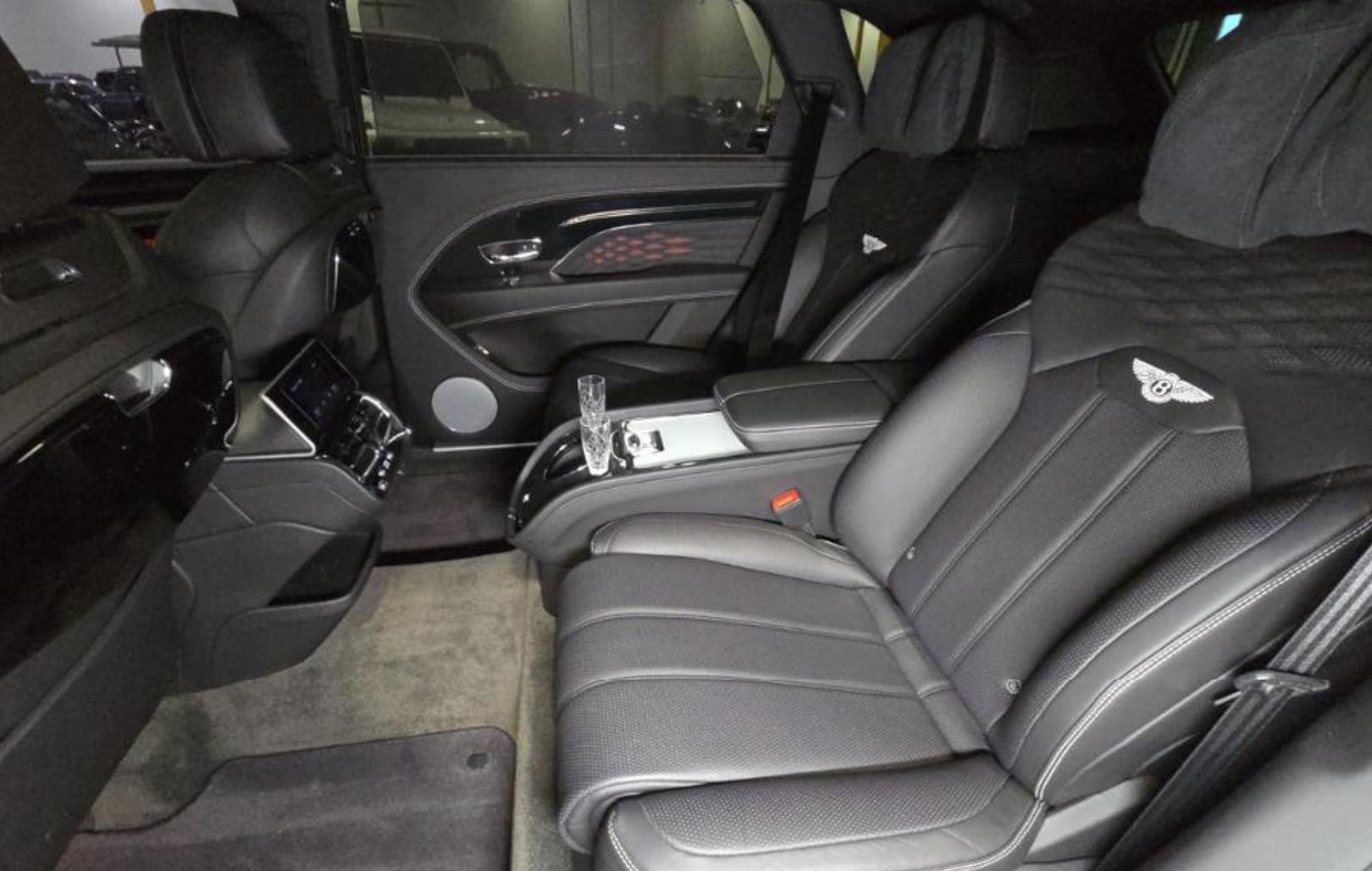 2023 Bentley Bentayga EWB Azure AWD