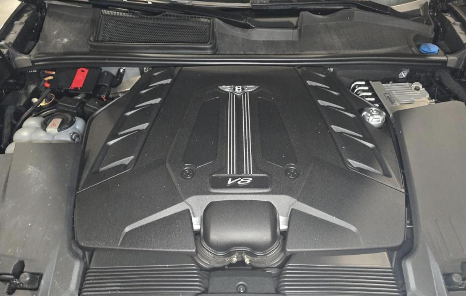 2023 Bentley Bentayga EWB Azure AWD