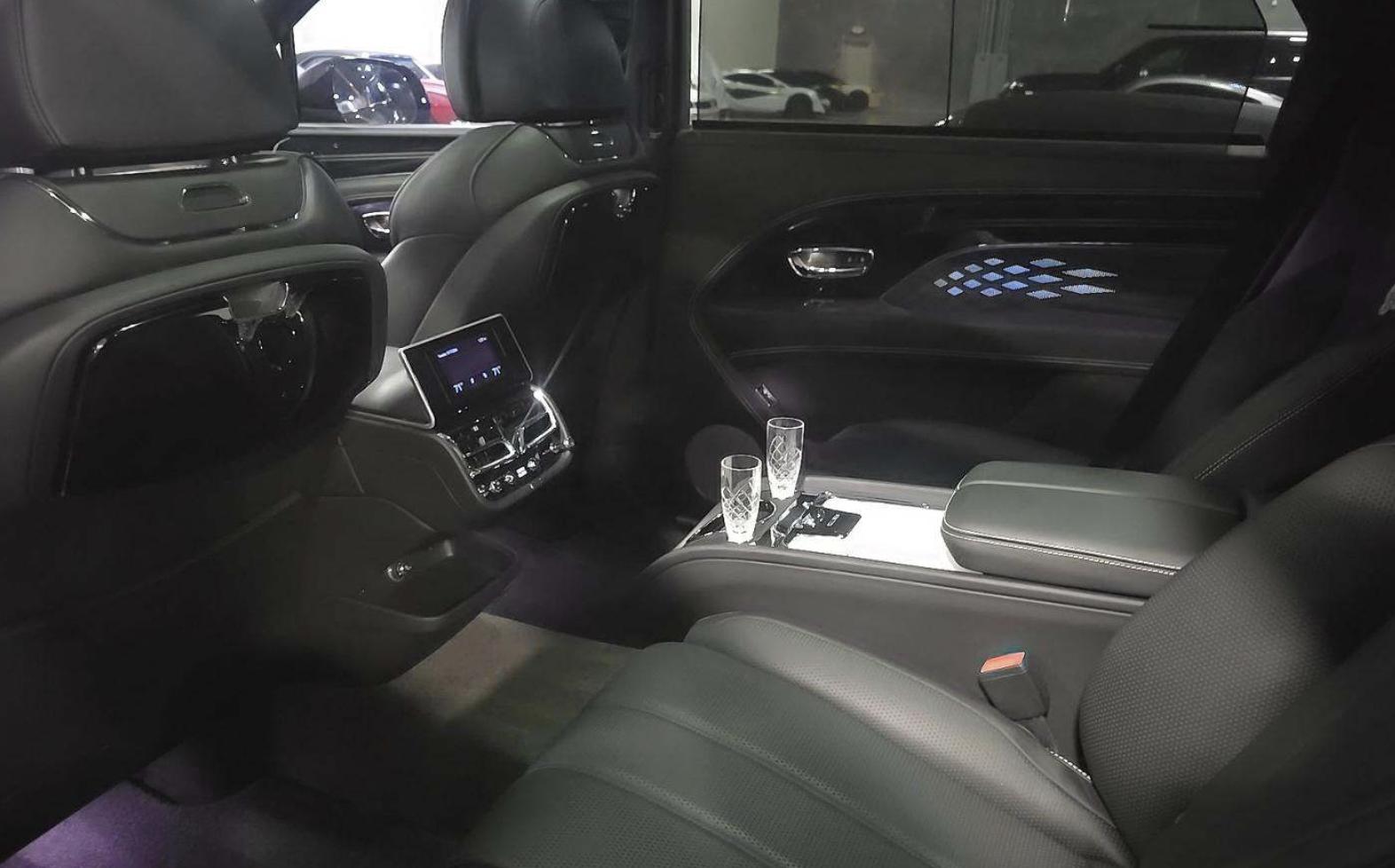 2023 Bentley Bentayga EWB Azure AWD