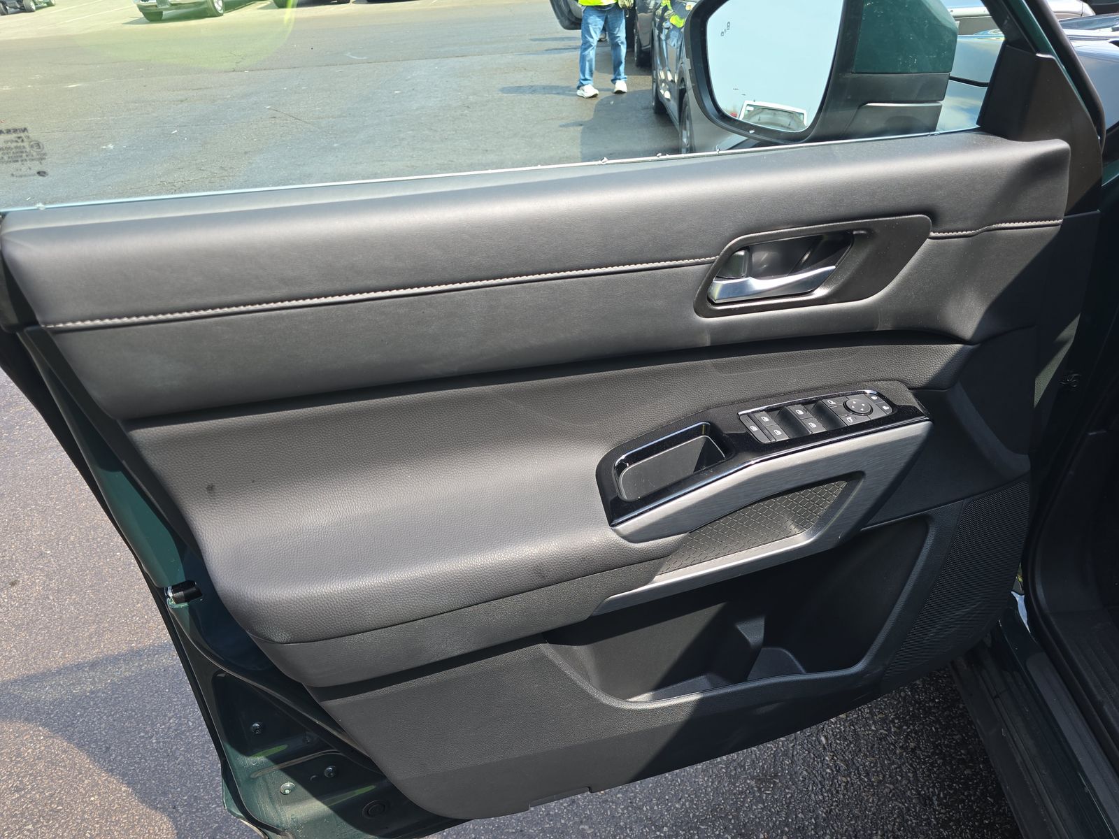 2025 Nissan Pathfinder SL AWD