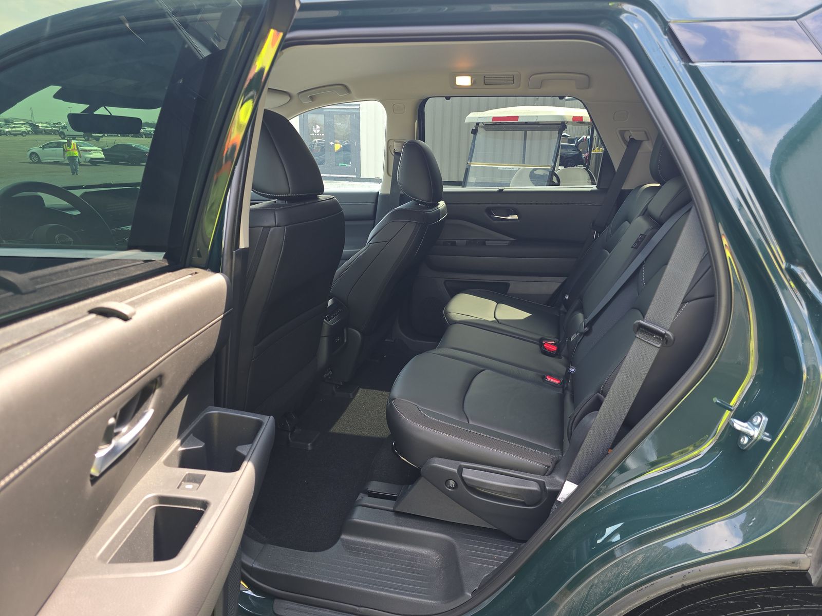 2025 Nissan Pathfinder SL AWD