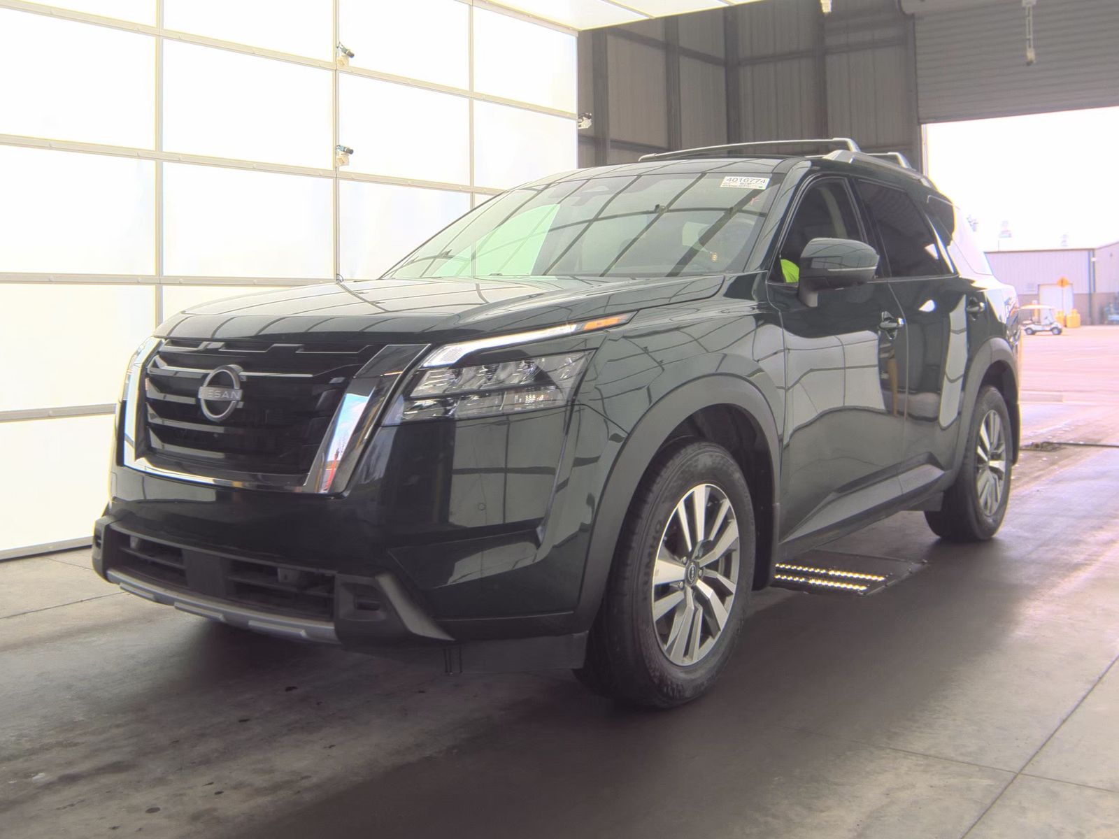 2025 Nissan Pathfinder SL AWD