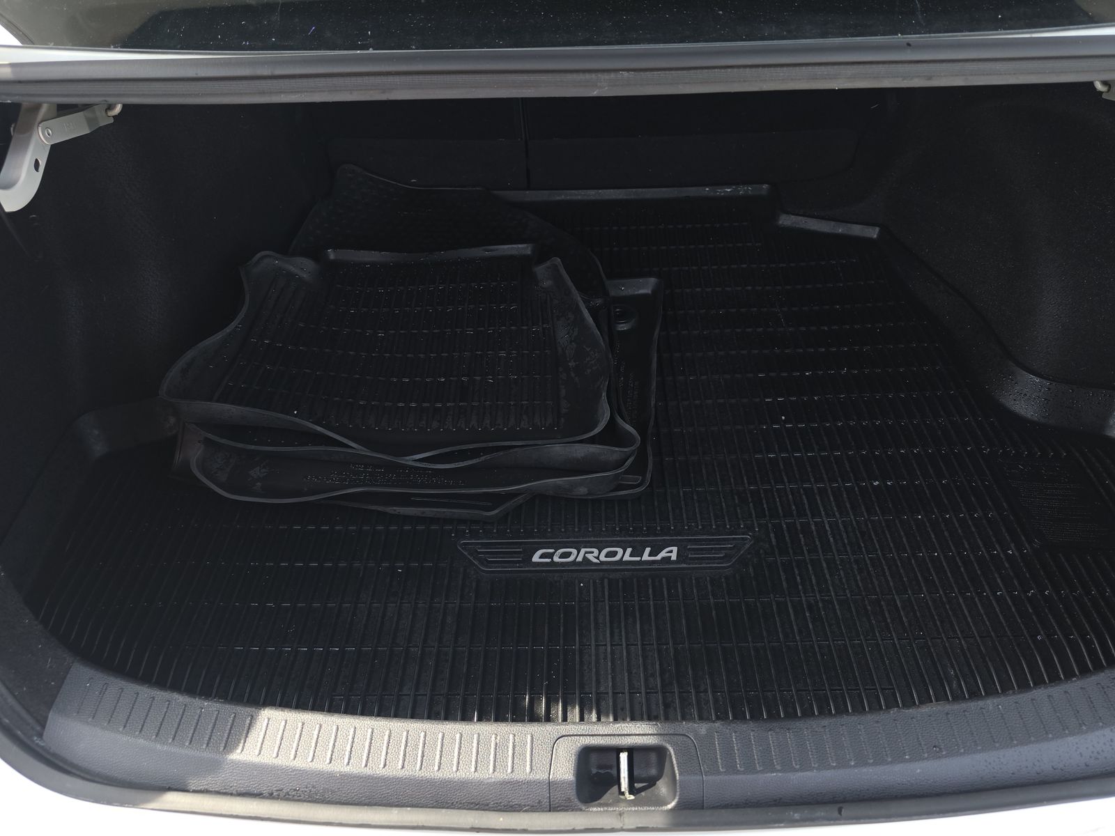 2020 Toyota Corolla LE FWD