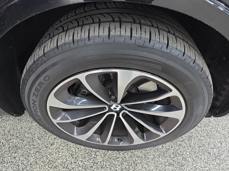 2018 Bentley Bentayga W12 Signature AWD