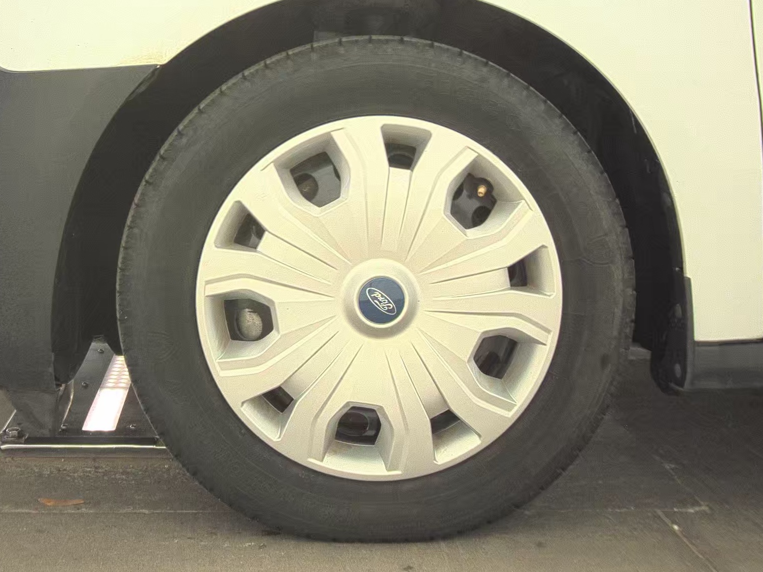 FORD TRANSIT CONNECT - 10