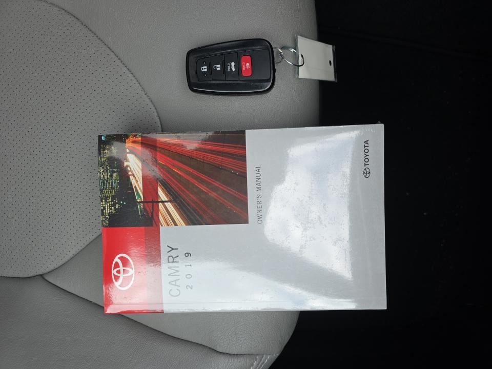 2019 Toyota Camry XLE FWD