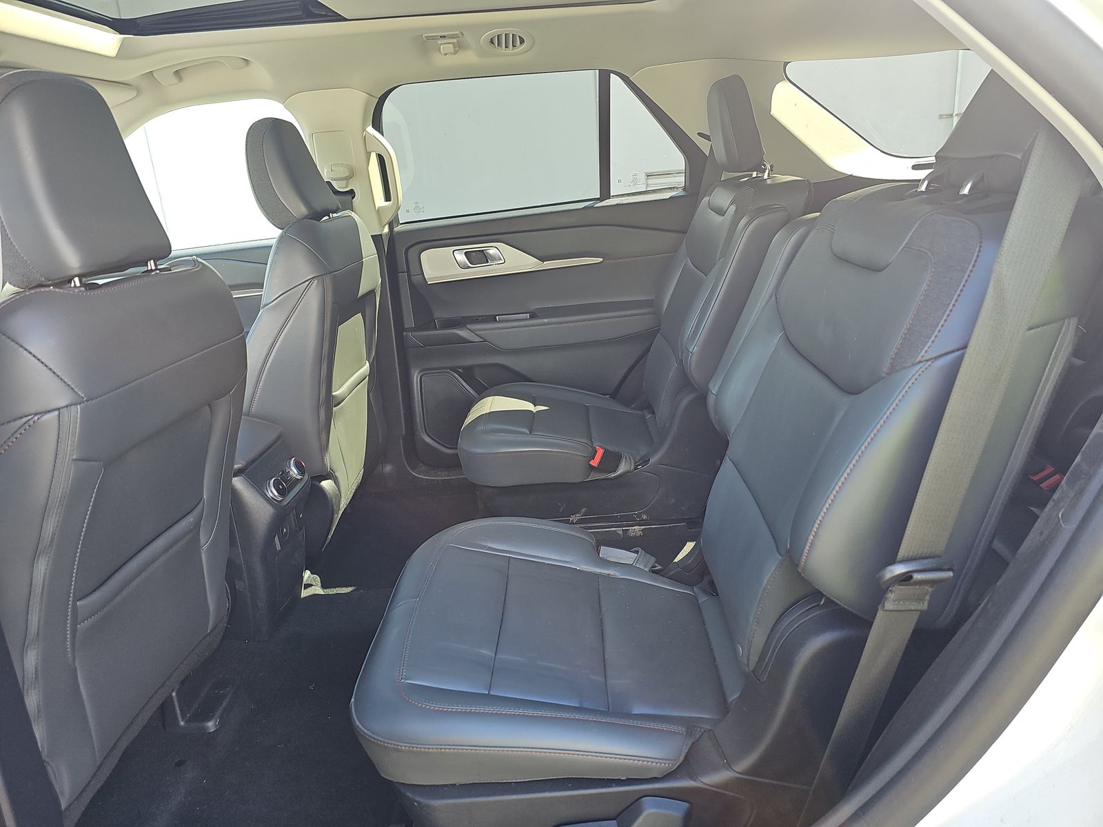 2025 Ford Explorer Active AWD