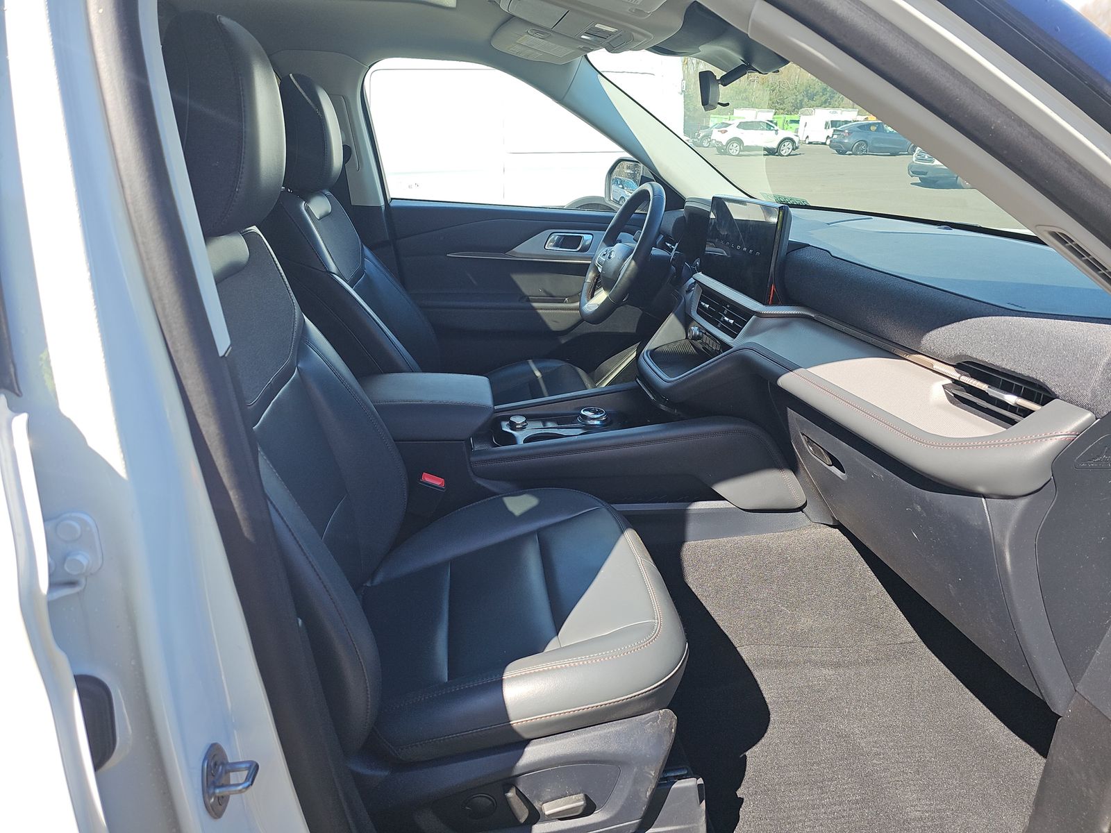 2025 Ford Explorer Active AWD