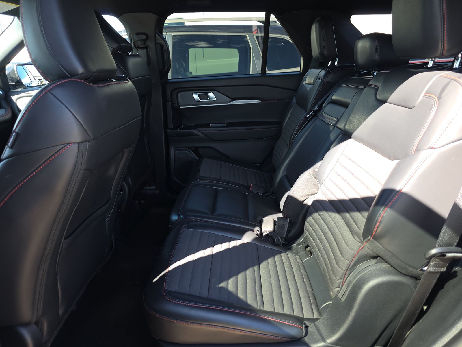 2025 Ford Explorer ST-Line AWD