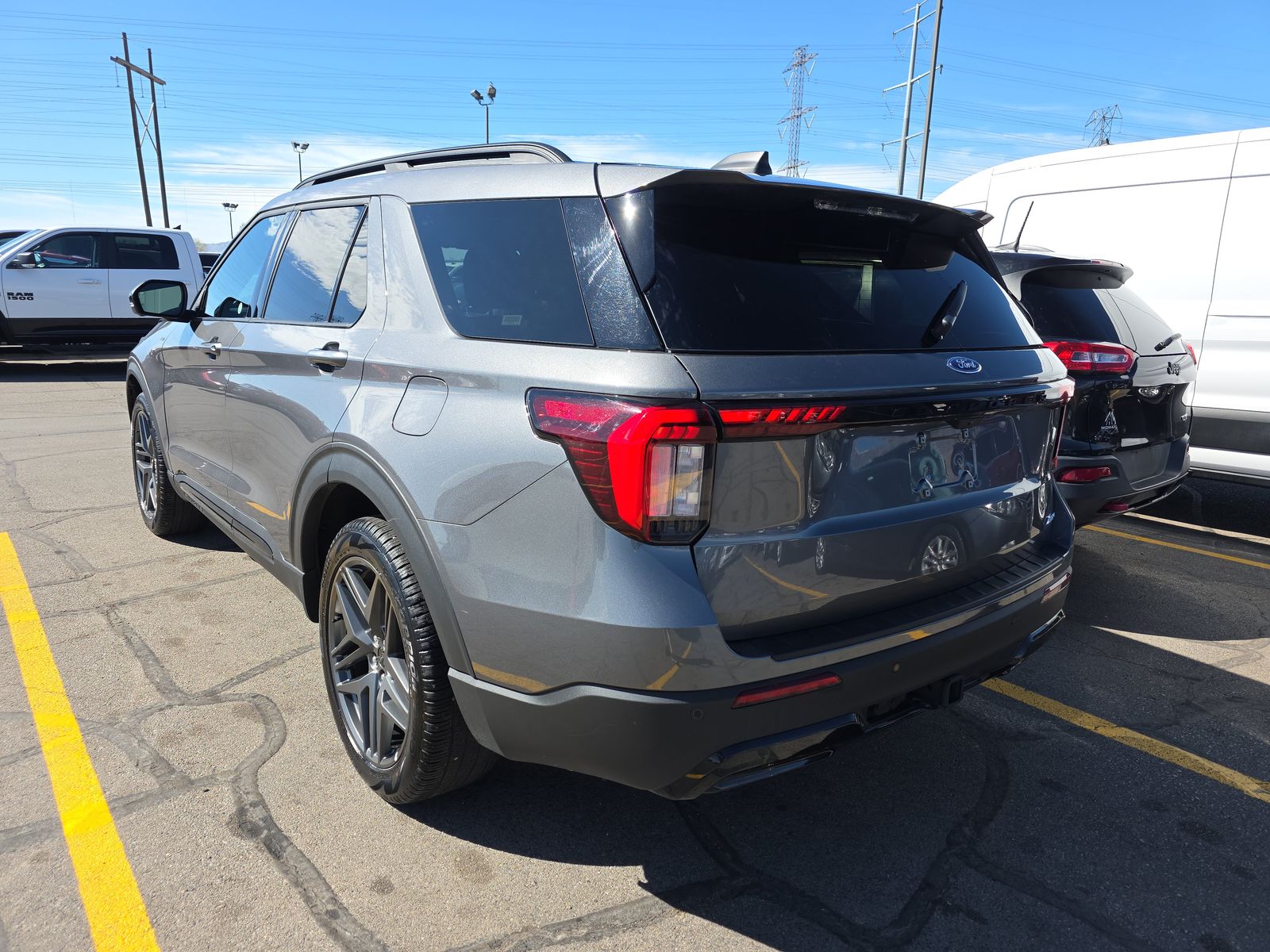 2025 Ford Explorer ST-Line AWD