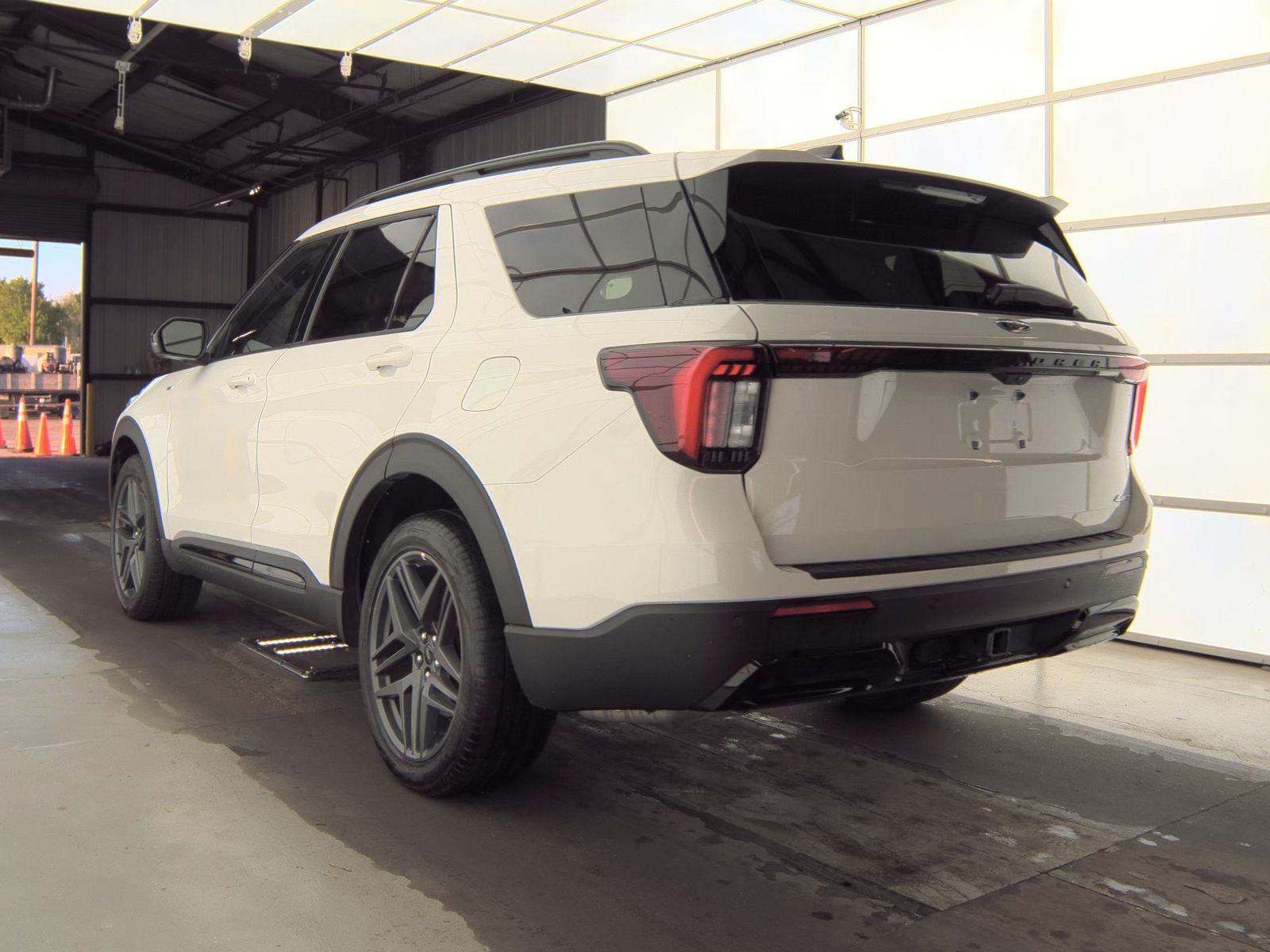 2025 Ford Explorer ST-Line AWD