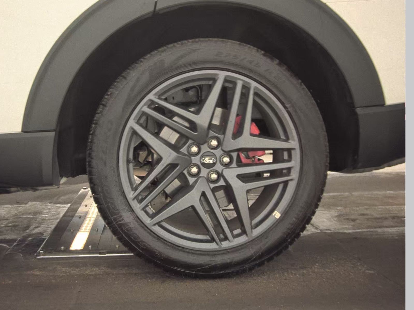 2025 Ford Explorer ST-Line AWD