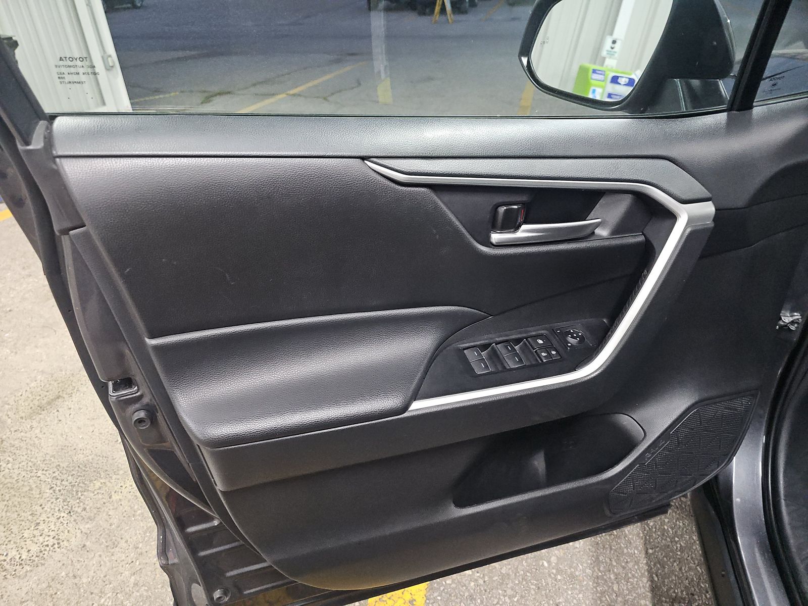 2024 Toyota RAV4 XLE AWD