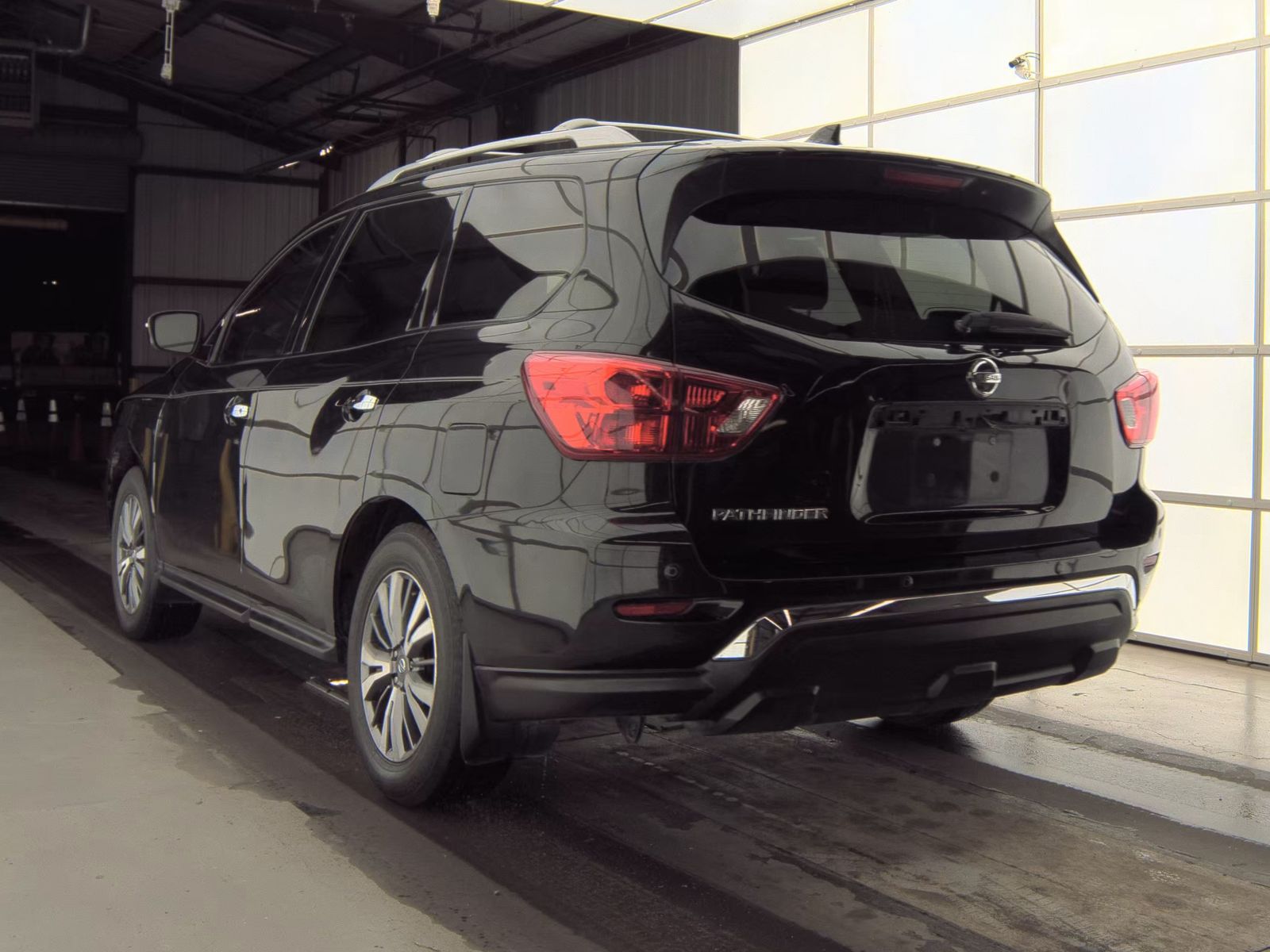 2020 Nissan Pathfinder S FWD