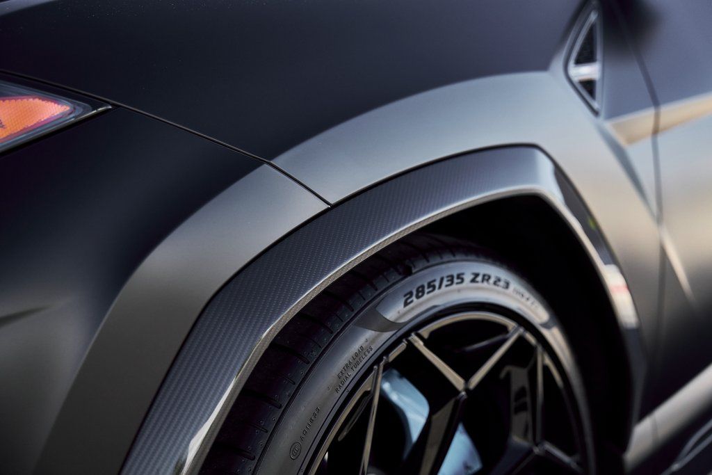 2024 Lamborghini Urus Performante AWD