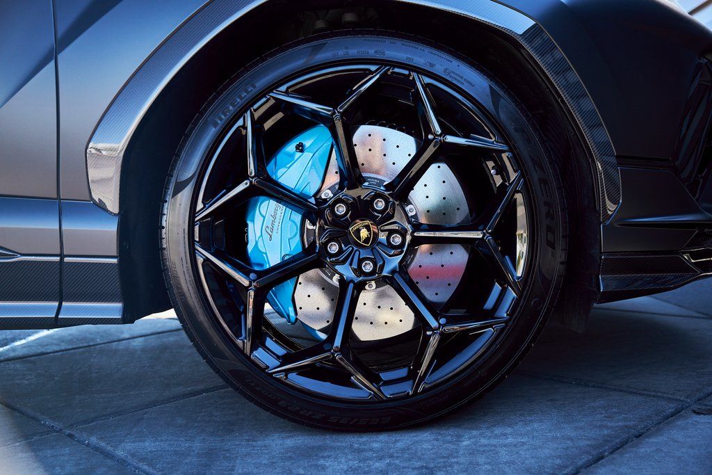 2024 Lamborghini Urus Performante AWD