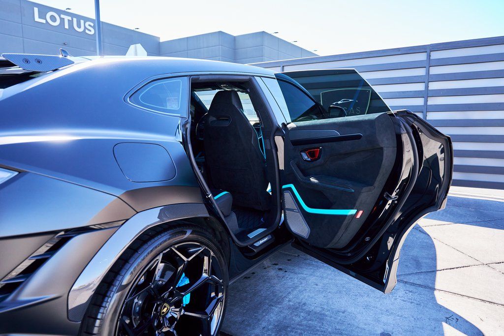 2024 Lamborghini Urus Performante AWD