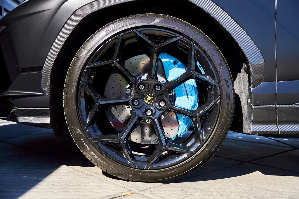 2024 Lamborghini Urus Performante AWD