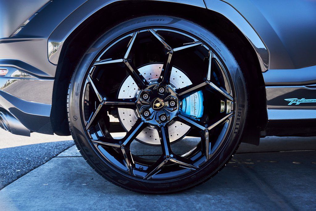 2024 Lamborghini Urus Performante AWD