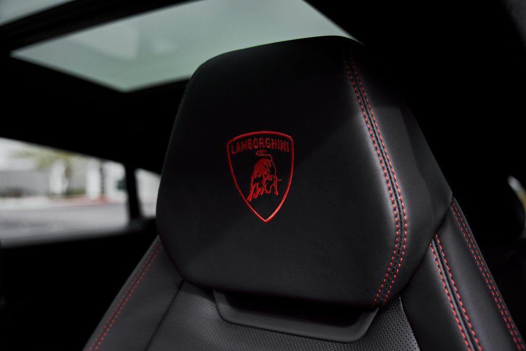 2021 Lamborghini Urus Base AWD