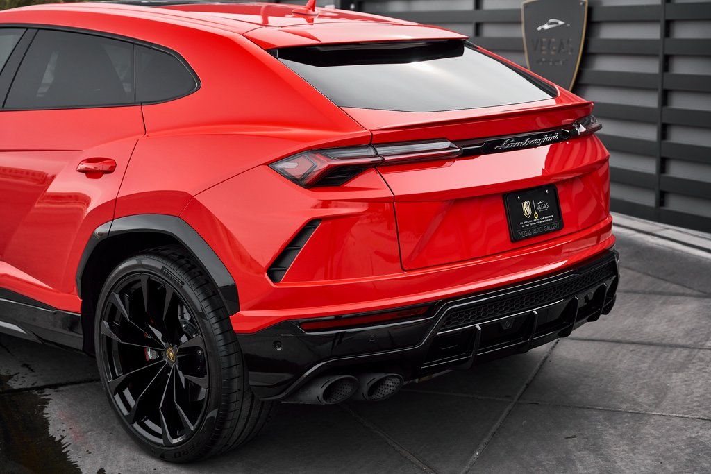 2021 Lamborghini Urus Base AWD