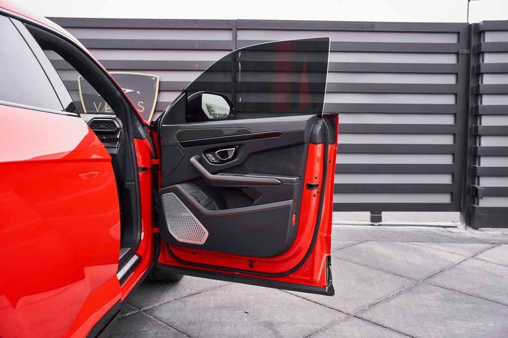 2021 Lamborghini Urus Base AWD