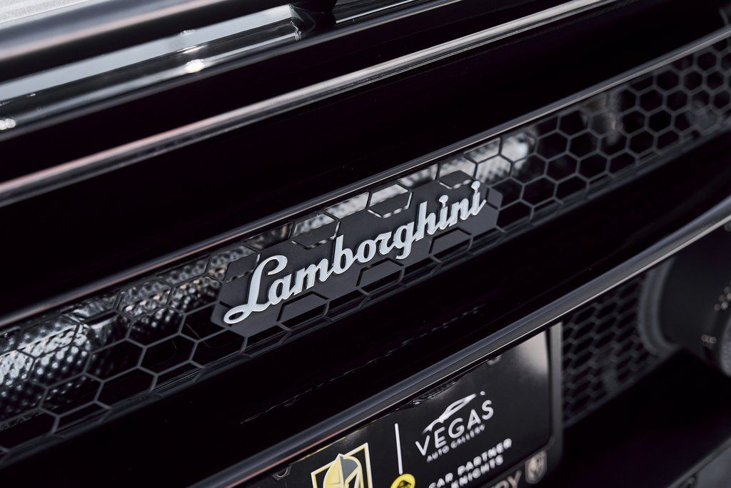 2024 Lamborghini Huracan EVO AWD