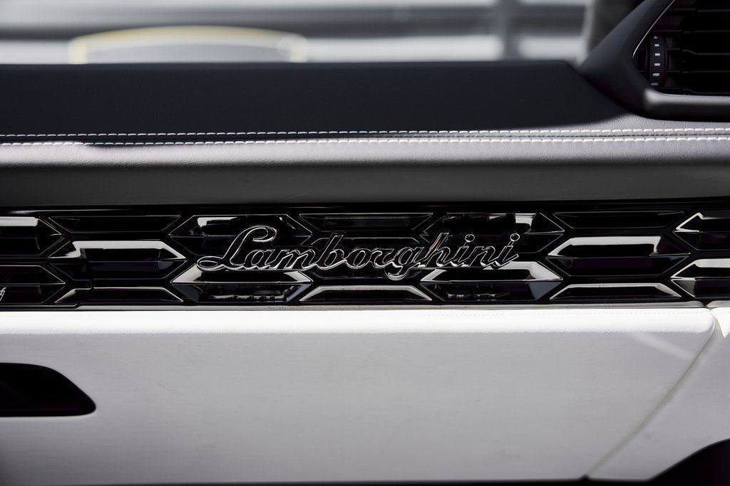 2024 Lamborghini Huracan EVO AWD