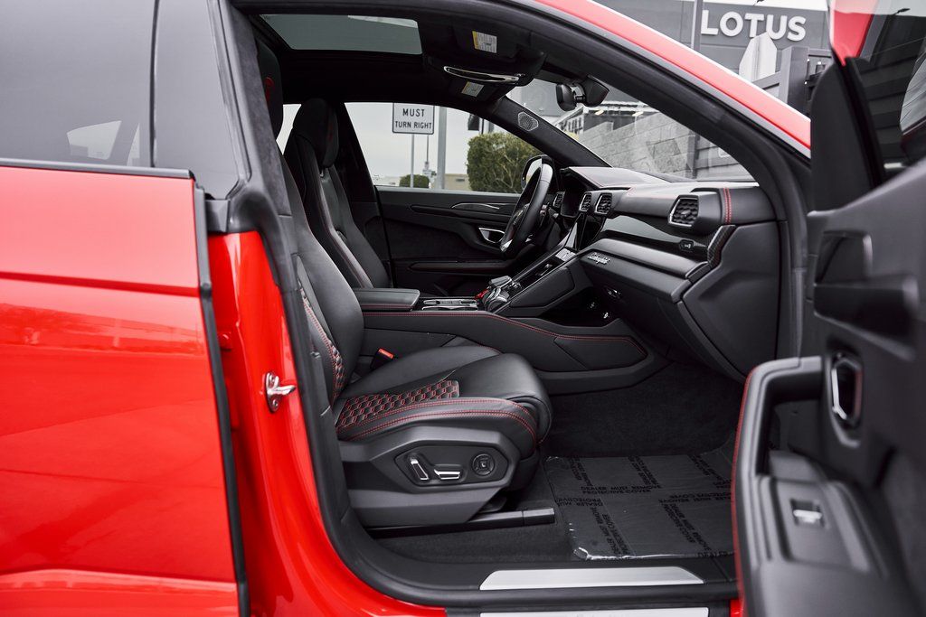 2021 Lamborghini Urus Base AWD