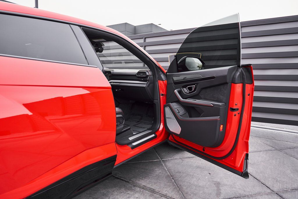 2021 Lamborghini Urus Base AWD