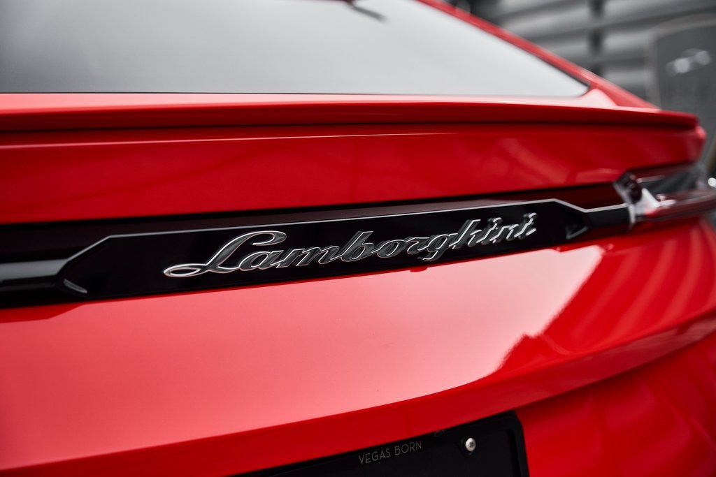2021 Lamborghini Urus Base AWD