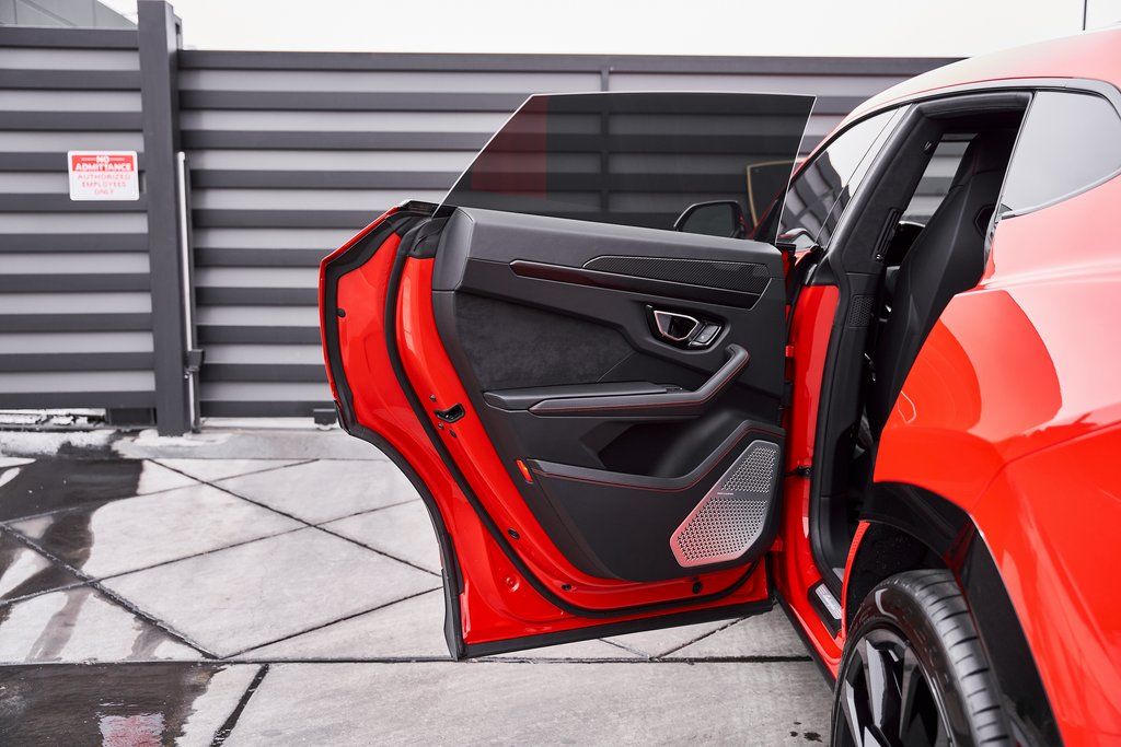 2021 Lamborghini Urus Base AWD