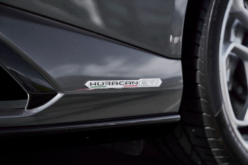 2024 Lamborghini Huracan EVO AWD