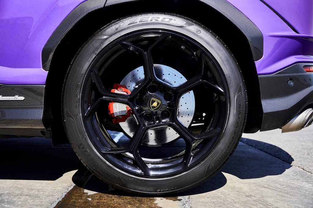 2024 Lamborghini Urus Performante AWD