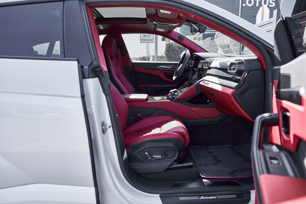 2024 Lamborghini Urus S AWD