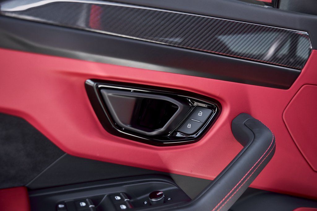 2024 Lamborghini Urus S AWD