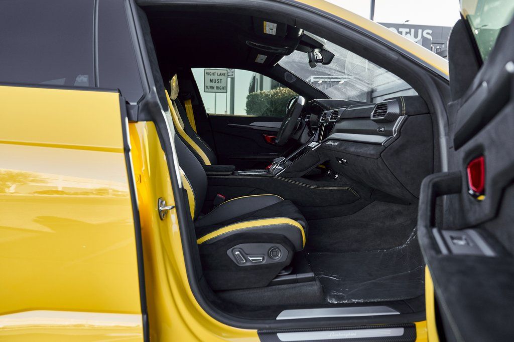 2024 Lamborghini Urus Performante AWD