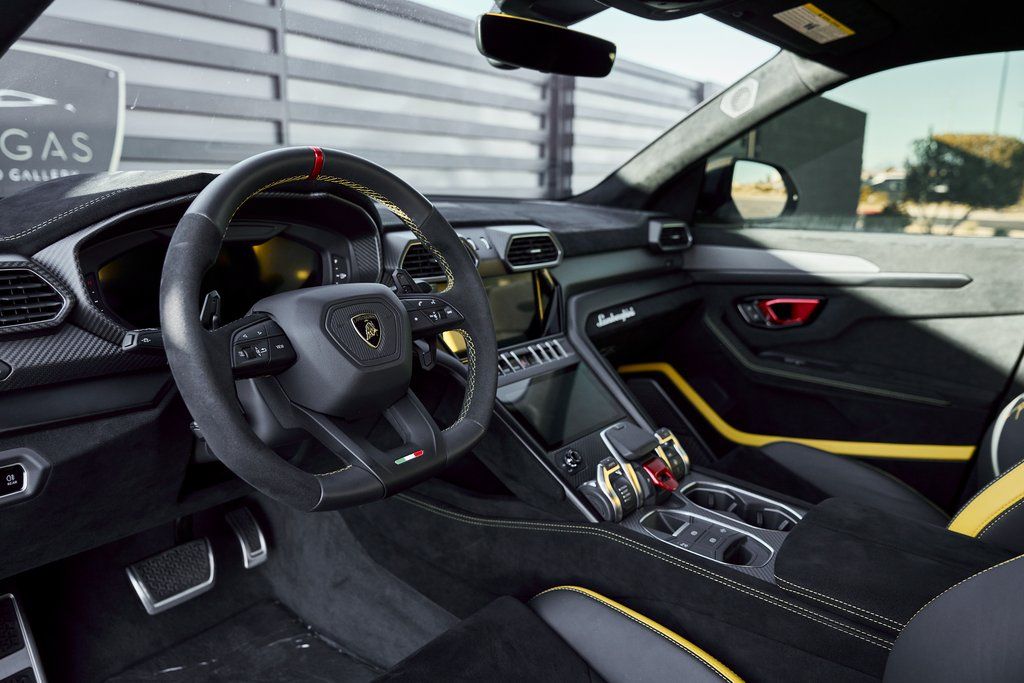 2024 Lamborghini Urus Performante AWD