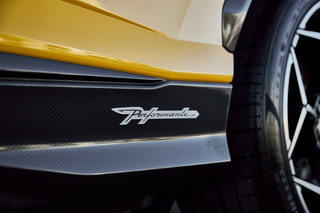 2024 Lamborghini Urus Performante AWD