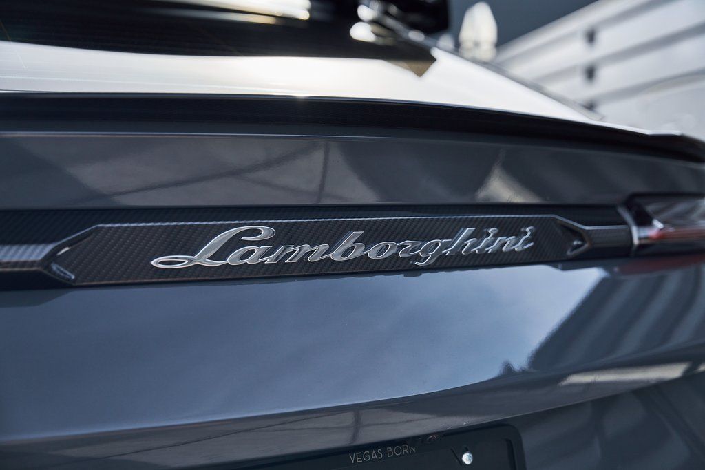 2024 Lamborghini Urus Performante AWD