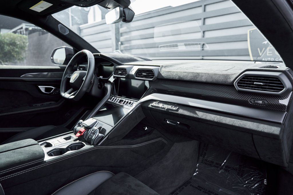 2024 Lamborghini Urus Performante AWD