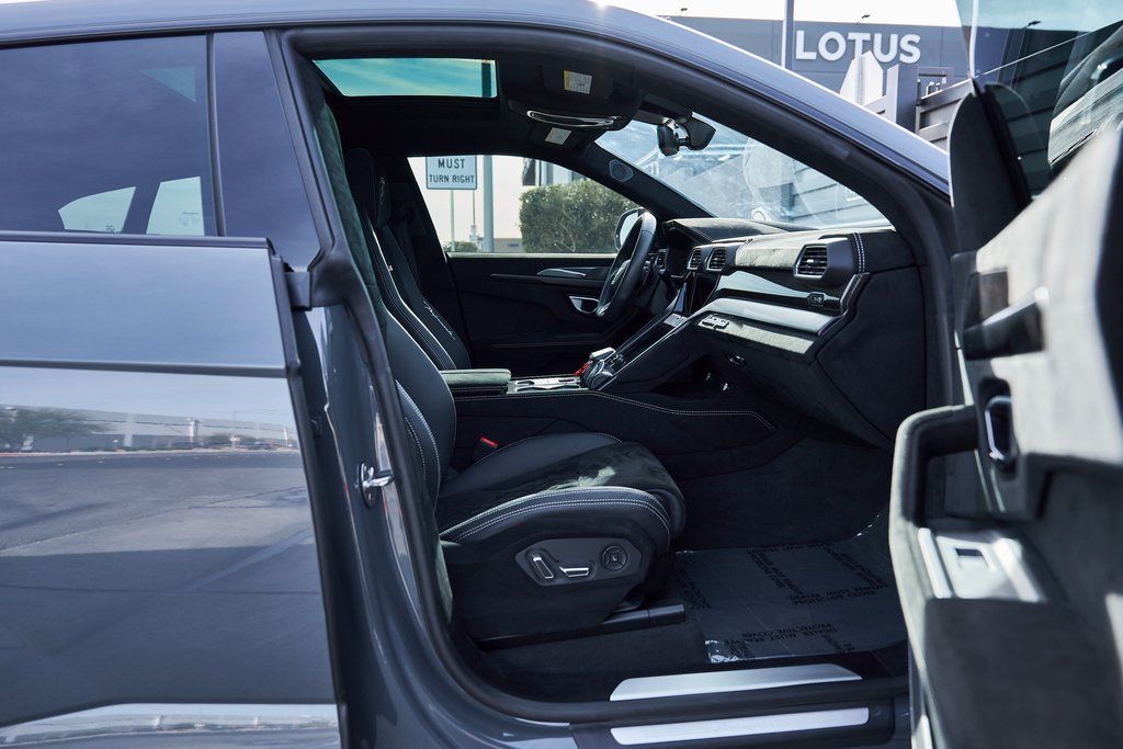 2024 Lamborghini Urus Performante AWD