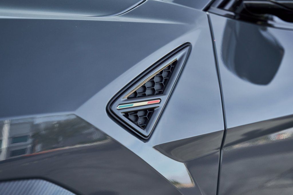 2024 Lamborghini Urus Performante AWD