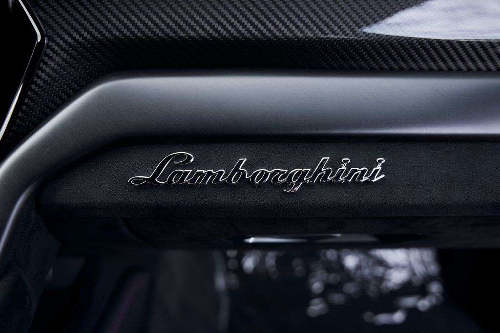 2024 Lamborghini Urus Performante AWD