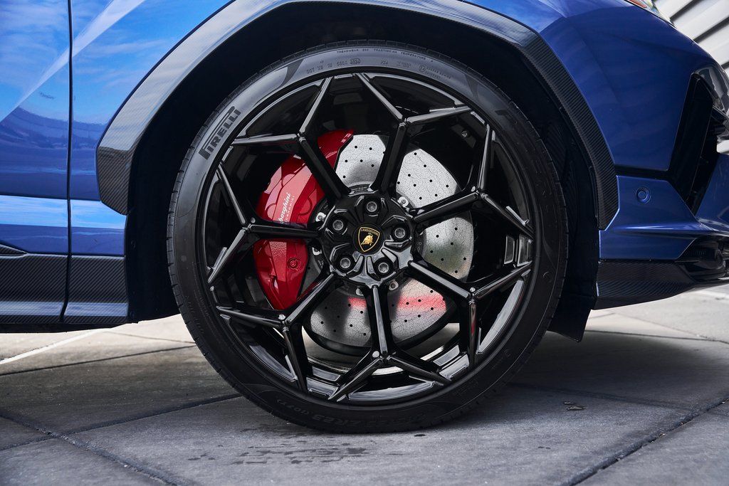 2024 Lamborghini Urus Performante AWD